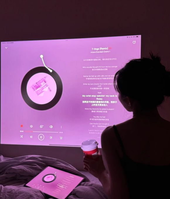 宅家用大眼橙C2 Air高亮版让快乐加倍人生就是搏2025家用投影仪推荐：五一(图5)